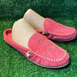 Minnetonka Suede Moccasin Mule With Studs EXCELLENT CONDITION